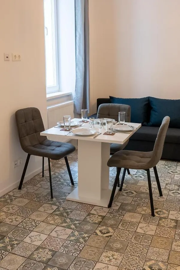 Family&Friends Apartments Schoenbrunn Viena Austria