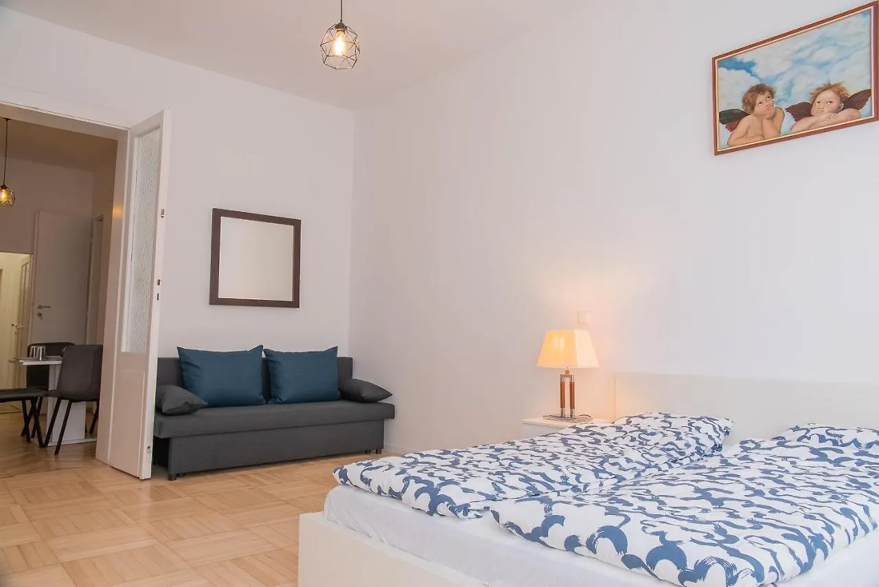 Family&Friends Apartments Schoenbrunn Bécs 0*,