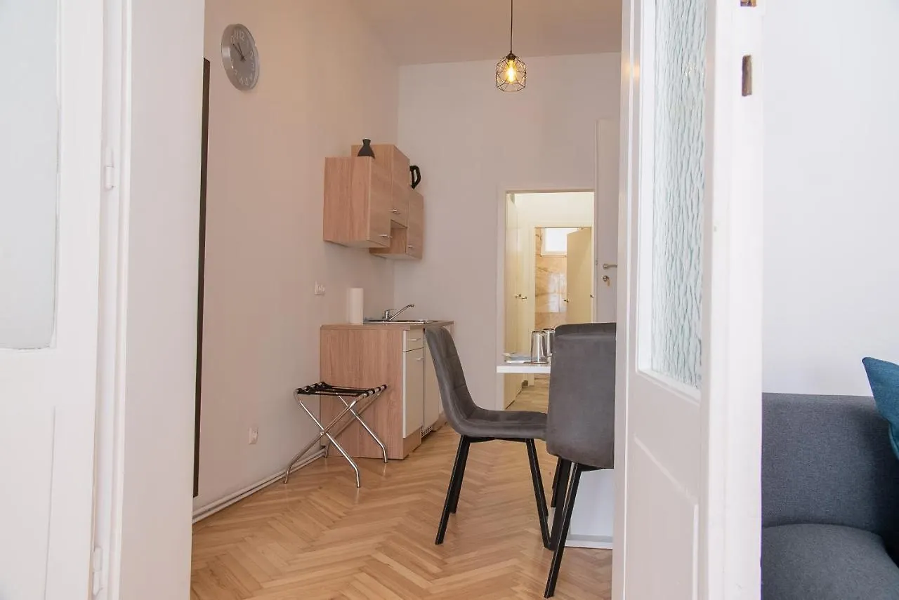 Family&Friends Apartments Schoenbrunn 비엔나