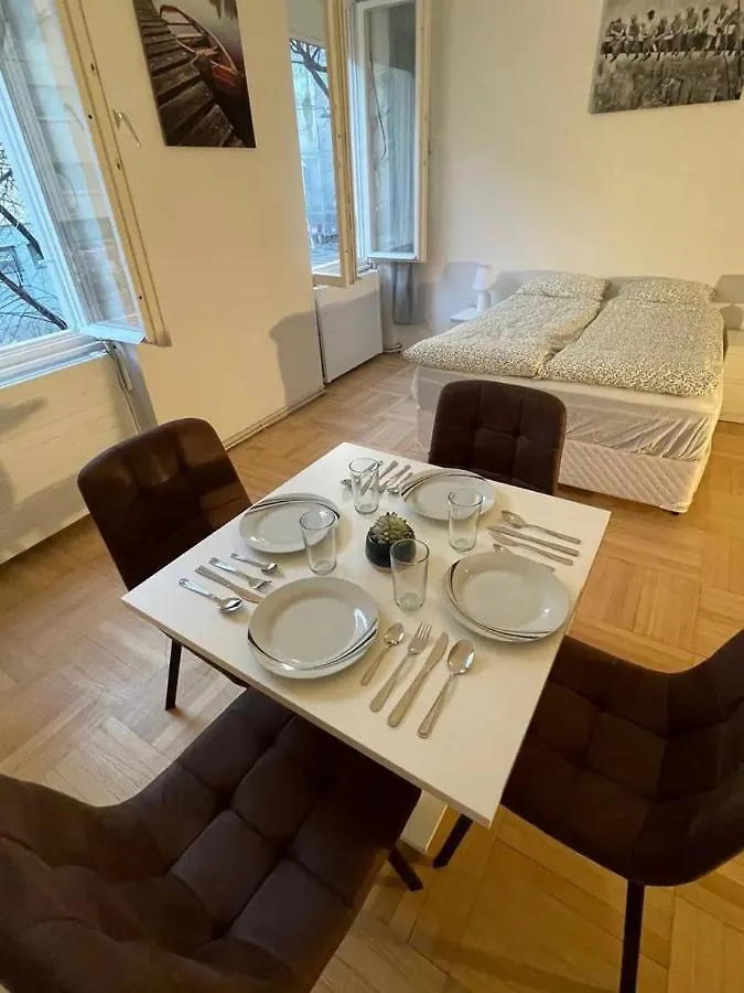 Family&Friends Apartments Schoenbrunn 비엔나 오스트리아